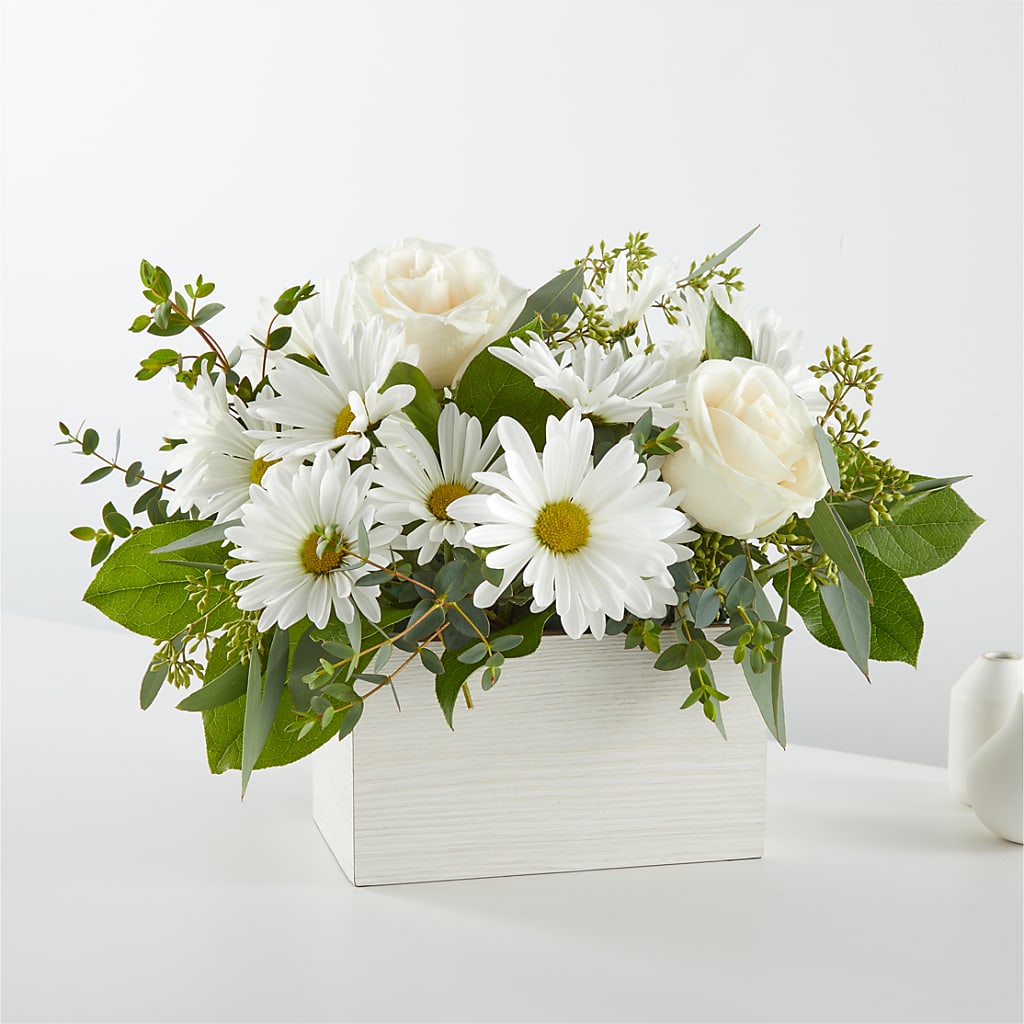 Fresh Linen Box Bouquet – James Floral Shoppe, Wilkinsburg PA